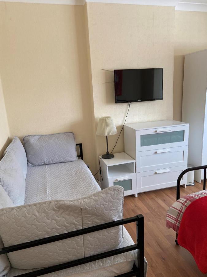 Streatham Common Bed & Breakfast Londra Dış mekan fotoğraf